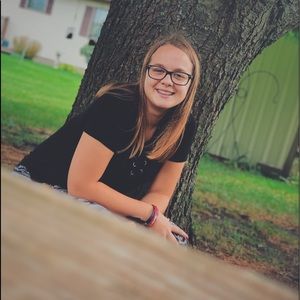 Meet your Posher, Caitlyn